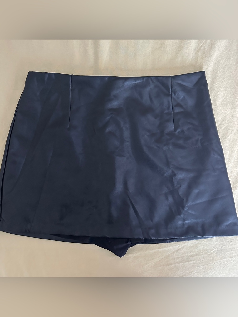 ABERCROMBIE AND FITCH BLACK VEGAN LEATHER MINI SKORT